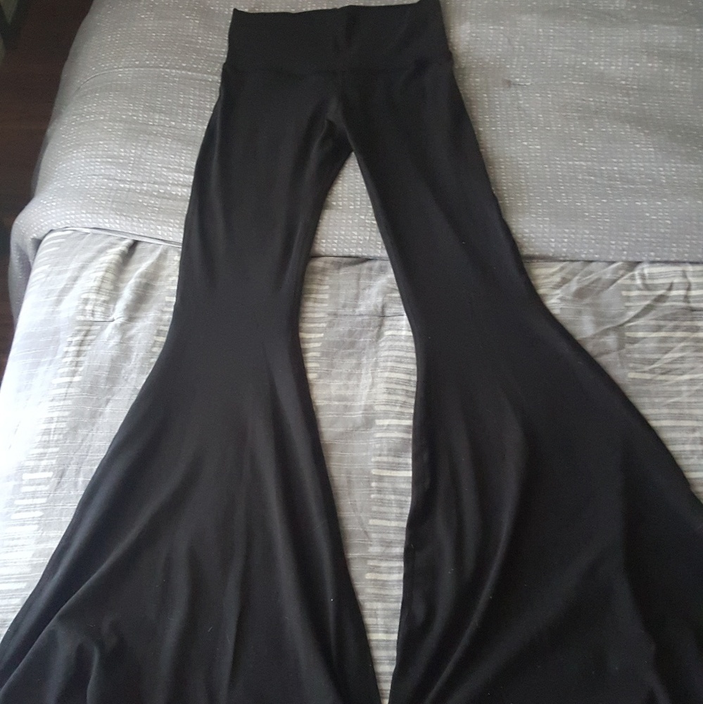 Teeki solid black bell bottoms